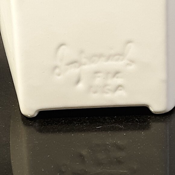 Vintage Imperial USA Pottery Madonna Virgin Mary Bust Planter White Mid Century - Picture 9 of 9